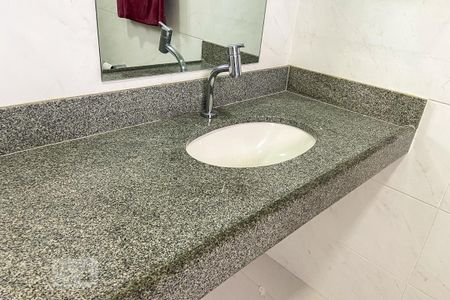Casa para alugar com 78m², 2 quartos e sem vaga Casa para alugar com 78m², 2 quartos e sem vagaBanheiro