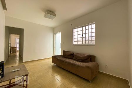 Sala de casa para alugar com 2 quartos, 78m² em Ramos, Rio de Janeiro
