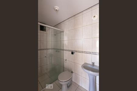 Banheiro de apartamento para alugar com 2 quartos, 70m² em Partenon, Porto Alegre