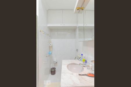 Casa à venda com 130m², 3 quartos e 1 vagaBanheiro