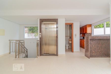 Casa de condomínio para alugar com 296m², 3 quartos e 3 vagasSala 2