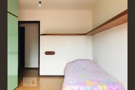 Casa à venda com 316m², 5 quartos e 6 vagas Casa à venda com 316m², 5 quartos e 6 vagasQuarto