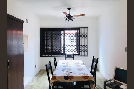 Casa à venda com 316m², 5 quartos e 6 vagas Casa à venda com 316m², 5 quartos e 6 vagasSala de jantar