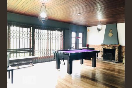 Casa à venda com 316m², 5 quartos e 6 vagas Casa à venda com 316m², 5 quartos e 6 vagasSala