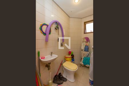 Apartamento para alugar com 254m², 5 quartos e 4 vagasBanheiro de Serviço