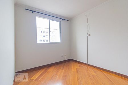 Quarto 2 de apartamento para alugar com 2 quartos, 48m² em Pinheirinho, Curitiba