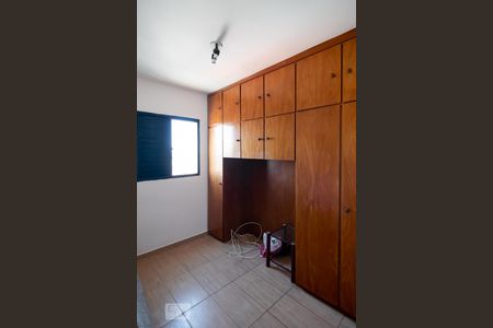 Quarto 1 de apartamento para alugar com 3 quartos, 59m² em Jardim Aeroporto, São Paulo