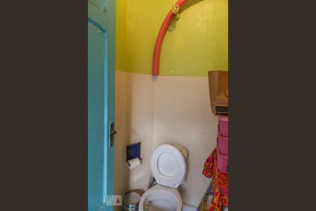 Casa à venda com 220m², 4 quartos e 3 vagasBanheiro 2