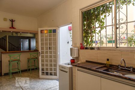 Casa à venda com 220m², 4 quartos e 3 vagasCozinha