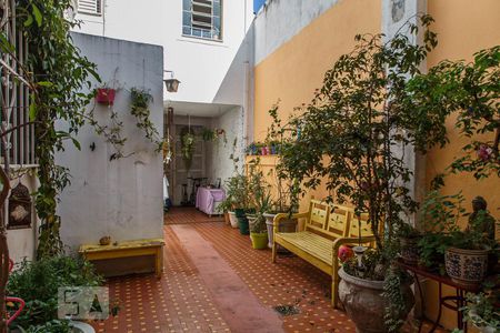 Casa à venda com 220m², 4 quartos e 3 vagasQuintal