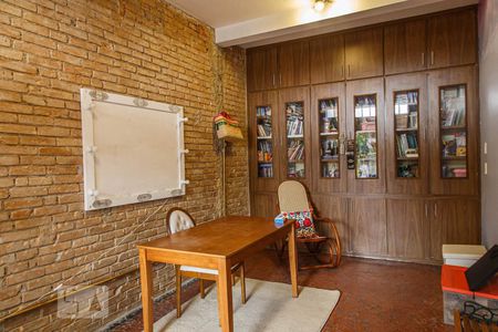 Casa à venda com 220m², 4 quartos e 3 vagasStudio