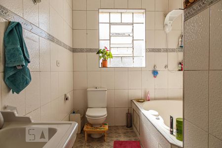 Casa à venda com 220m², 4 quartos e 3 vagasBanheiro 1