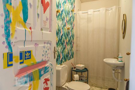 Casa à venda com 220m², 4 quartos e 3 vagasBanheiro 3