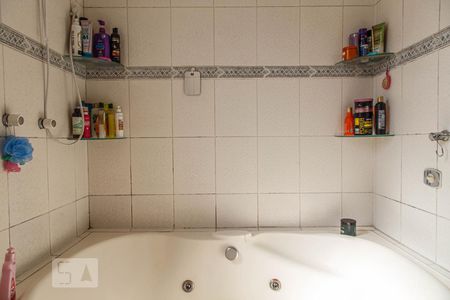 Casa à venda com 220m², 4 quartos e 3 vagasBanheiro 1