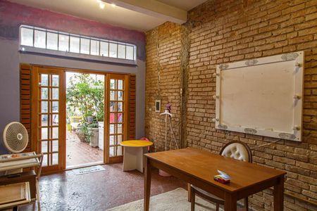 Casa à venda com 220m², 4 quartos e 3 vagasStudio