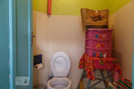 Casa à venda com 220m², 4 quartos e 3 vagasBanheiro 2