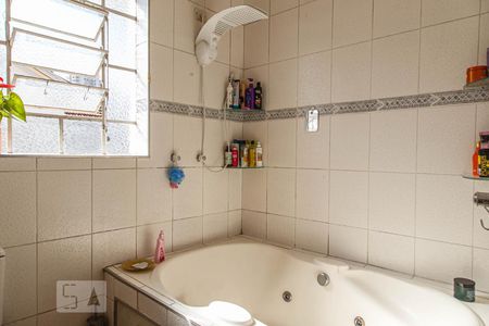 Casa à venda com 220m², 4 quartos e 3 vagasBanheiro 1