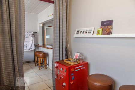 Casa à venda com 220m², 4 quartos e 3 vagasStudio