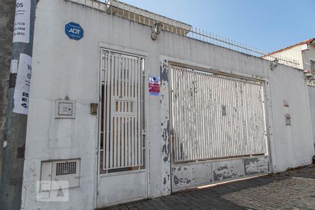 Casa à venda com 220m², 4 quartos e 3 vagasFachada