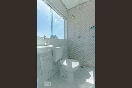 Banheiro de kitnet/studio para alugar com 1 quarto, 22m² em Vila Constança, São Paulo