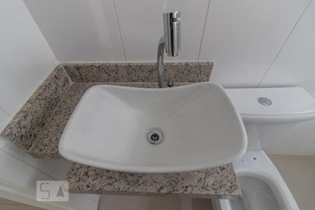 Casa à venda com 180m², 3 quartos e 5 vagasBanheiro detalhe