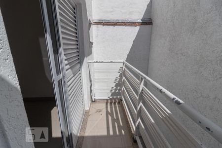 Casa à venda com 180m², 3 quartos e 5 vagasQuarto 2 varanda