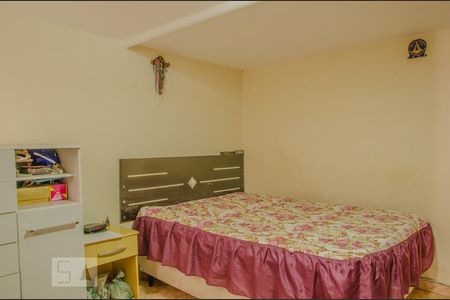 Casa à venda com 330m², 5 quartos e 4 vagas Casa à venda com 330m², 5 quartos e 4 vagasQuarto 2 da casa 2