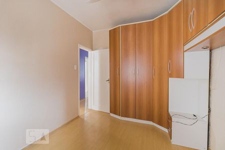 Quarto 1 de apartamento para alugar com 2 quartos, 59m² em São João, Porto Alegre