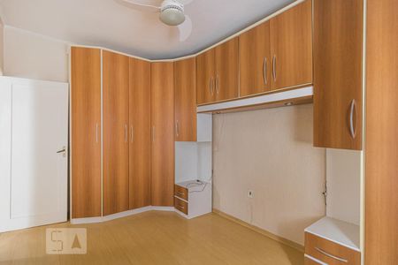 Quarto 1 de apartamento para alugar com 2 quartos, 59m² em São João, Porto Alegre