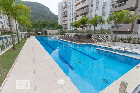 Apartamento à venda com 72m², 2 quartos e 1 vaga Apartamento à venda com 72m², 2 quartos e 1 vagaÁrea comum - Piscina