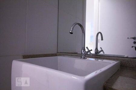 Apartamento à venda com 72m², 2 quartos e 1 vaga Apartamento à venda com 72m², 2 quartos e 1 vagaBanheiro