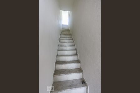 Studio para alugar com 13m², 1 quarto e sem vaga Studio para alugar com 13m², 1 quarto e sem vagaEscada