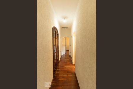 Casa à venda com 270m², 4 quartos e 3 vagasCorredor