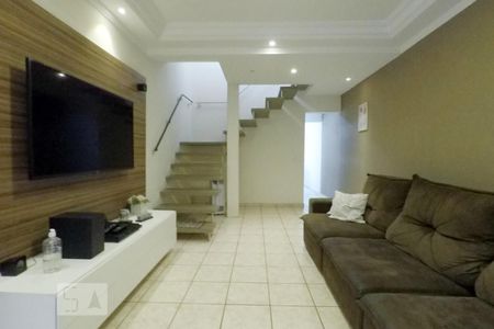 Sala de casa para alugar com 3 quartos, 258m² em Jardim Maria Rosa, Taboão da Serra