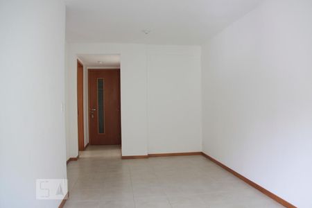 Salade Apartamento com 2 quartos, 60m² Cantagalo