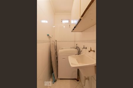 Casa à venda com 160m², 3 quartos e 2 vagasLavanderia