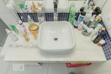 Casa à venda com 160m², 3 quartos e 2 vagasBanheiro Social