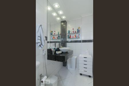 Casa à venda com 160m², 3 quartos e 2 vagasBanheiro da Suíte