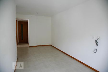 Salade Apartamento com 2 quartos, 60m² Cantagalo