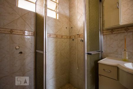 Banheiro de apartamento à venda com 1 quarto, 36m² em Navegantes, Porto Alegre