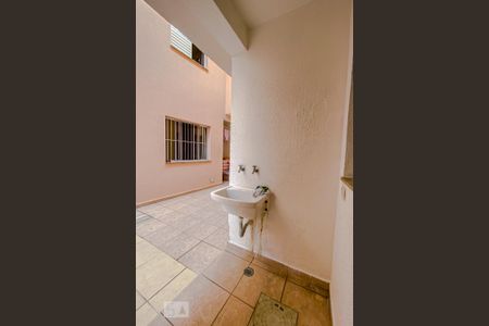 Casa para alugar com 30m², 1 quarto e sem vagaLavanderia