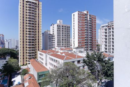 Vista Varanda e Área de Serviço de apartamento para alugar com 1 quarto, 42m² em Perdizes, São Paulo