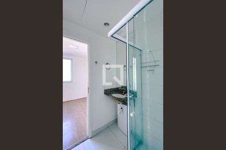 Banheiro de kitnet/studio para alugar com 1 quarto, 19m² em Jardim Brasília (zona Norte), São Paulo