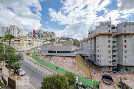 Apartamento à venda com 3 quartos, 65m² em Buritis, Belo Horizonte