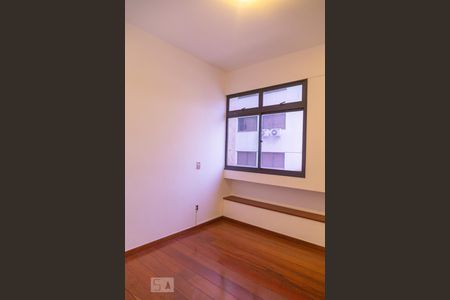 Suíte de apartamento para alugar com 3 quartos, 100m² em Funcionários, Belo Horizonte