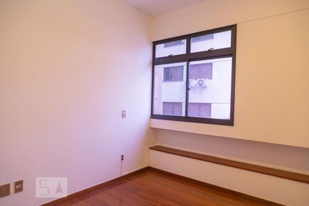 Suíte de apartamento para alugar com 3 quartos, 100m² em Funcionários, Belo Horizonte