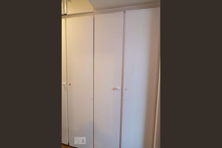 Apartamento para alugar com 100m², 3 quartos e 1 vaga Apartamento para alugar com 100m², 3 quartos e 1 vagaArmário da Suíte