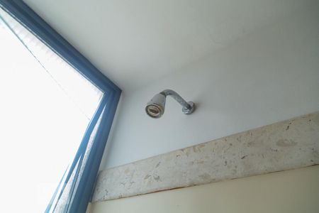 Apartamento para alugar com 100m², 3 quartos e 1 vaga Apartamento para alugar com 100m², 3 quartos e 1 vagaChuveiro do Banheiro da Suíte