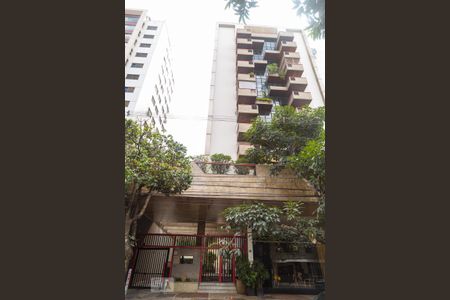 Apartamento para alugar com 100m², 3 quartos e 1 vaga Apartamento para alugar com 100m², 3 quartos e 1 vagaFachada