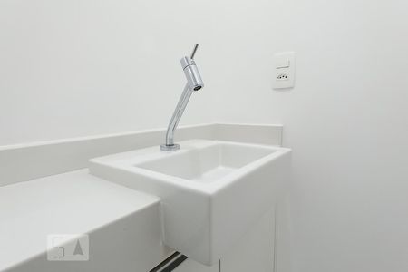 Apartamento à venda com 49m², 1 quarto e 1 vagaDetalhe banheiro social - Pia